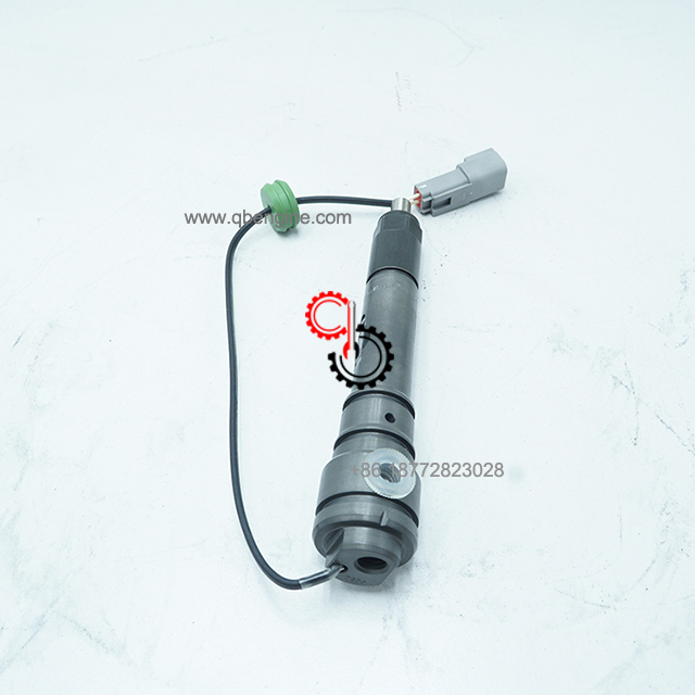 0432191409 4025279 3093282 QST30-C SAA12V140E-2 Komatsu Excavator Engine Spare Parts New Diesel Fuel Injector