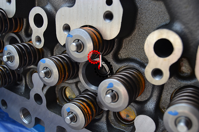 Machinery Engine Parts Genuine Cummins Cylinder Head ISB6.7 QSB6.7 4931645 4983300 5317703 5272382 5361604 4983301 4941090 4933955 5272383
