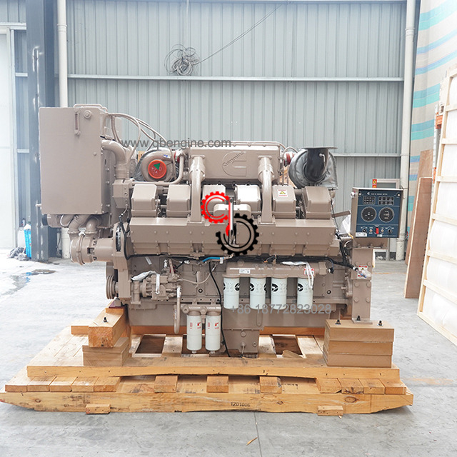 Cummins KTA38-MO 671KW 1800rpm Marine Engine Assembly with Heat Exchanger and Seawater Pump