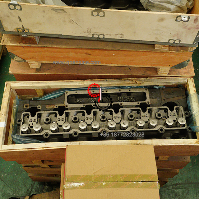 Cummins Industrial Engine Parts 6CT 4 Valve Cylinder Head 3921247 4933817 4940658